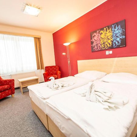 Mestsky Hotel Bobik Volary Exterior photo